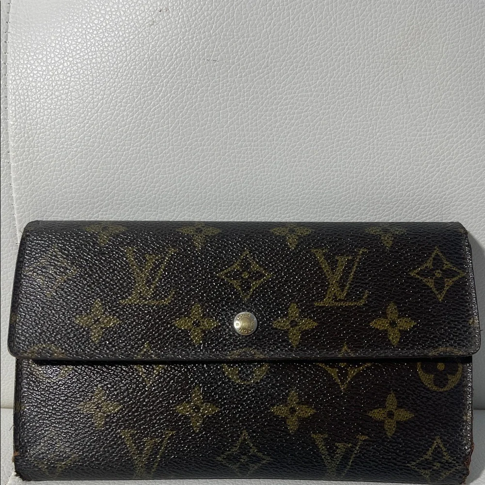 Authentic Louis Vuitton Monogram International Long Wallet